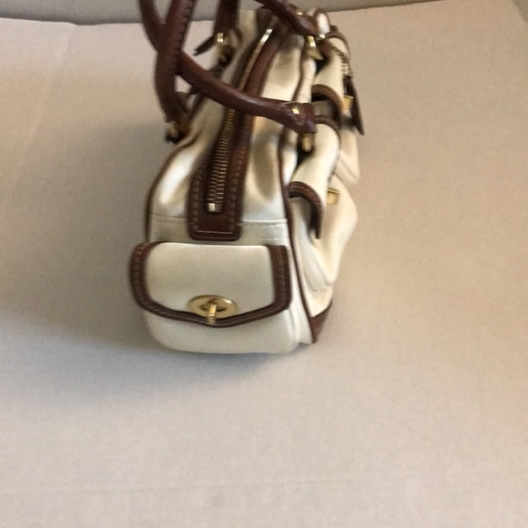 Vintage COACH Cream and Brown hand Bag - Picture 5 of 11